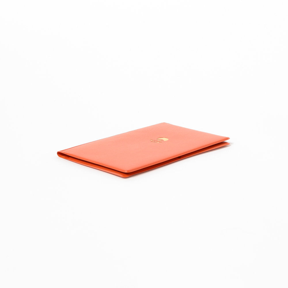 Porte-passeport orange ⋅ BEAMS JAPAN