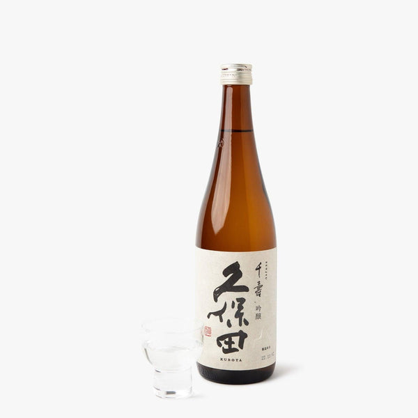Saké Kubota Senjyu Ginjo ⋅ 15.6% ⋅ 720ml Saké Kubota Senjyu Ginjo ⋅ 15.6% ⋅ 720ml