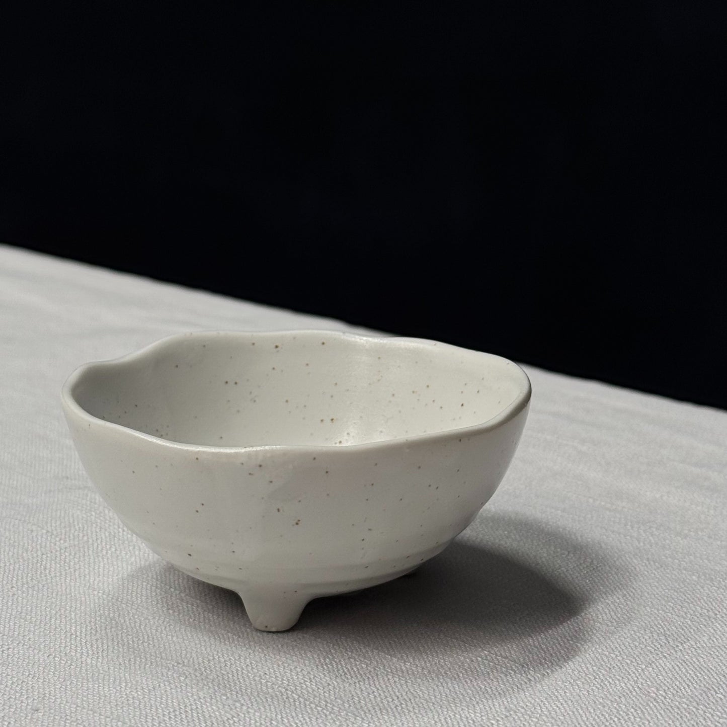 Keramikschüssel karatsu weiß gefleckt Ø 84mm ⋅ Minnano Souko