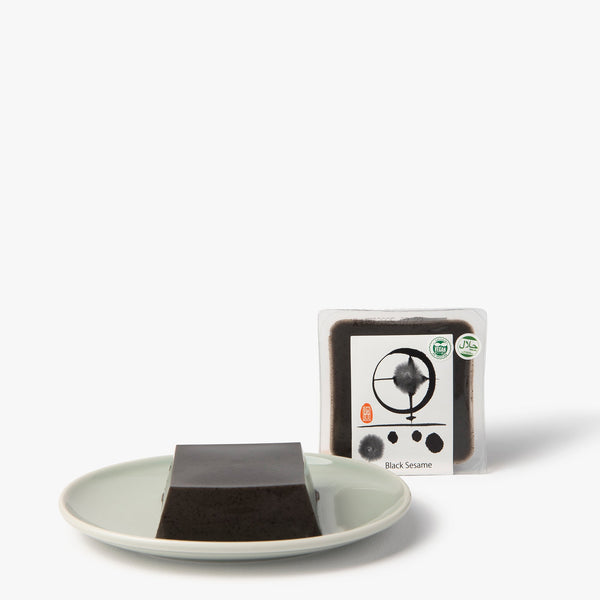 Tofu al sesamo nero ⋅ Houmoto ⋅ 100g Tofu al sesamo nero ⋅ Houmoto ⋅ 100g