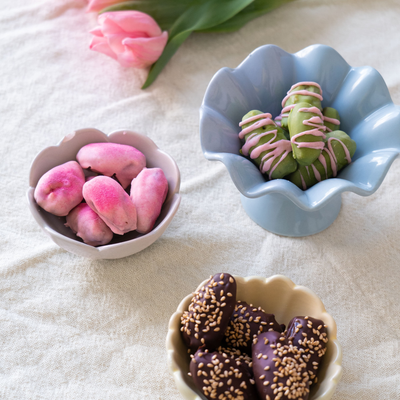 Dattes au beurre de cacahuète et coque en chocolat