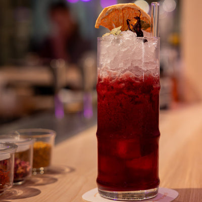 Cocktail japonais à l'hibiscus