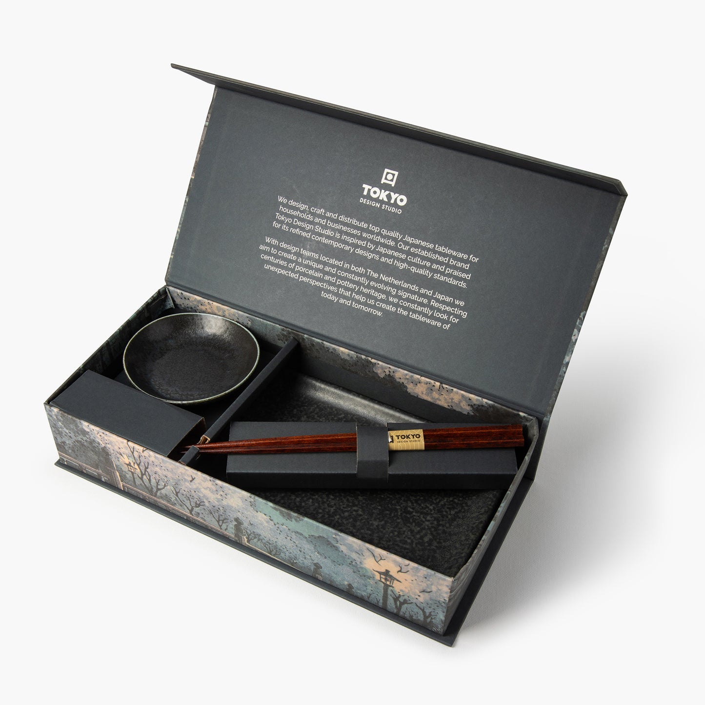 Set à sushi noir ⋅ Tokyo Design Studio