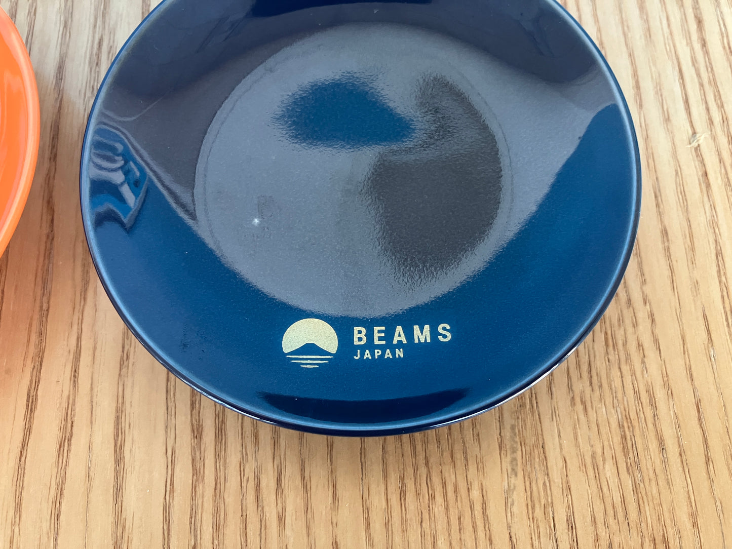 Räucherstäbchen und Halter aus orangefarbenem Kobunboku ⋅ BEAMS JAPAN