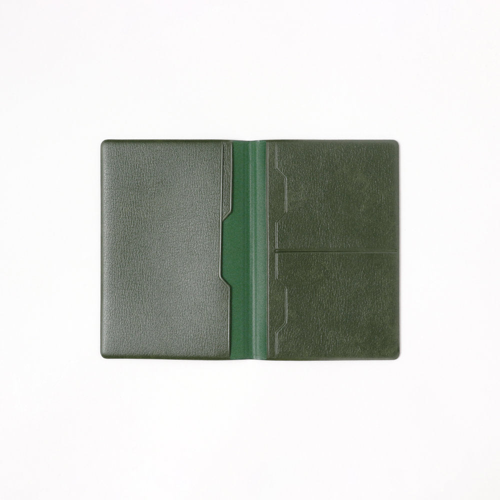Porte-passeport vert ⋅ BEAMS JAPAN