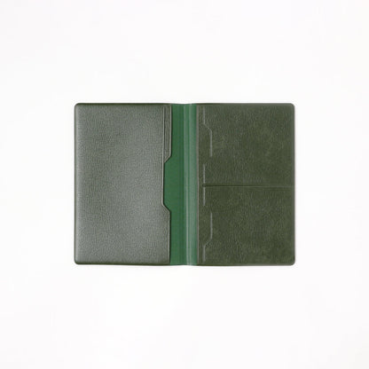 Porte-passeport vert ⋅ BEAMS JAPAN