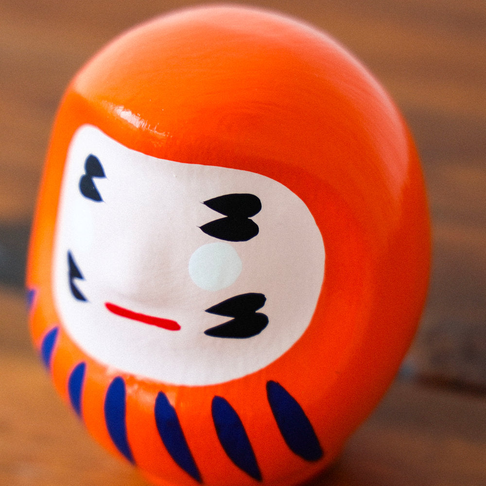 Pequeño Daruma naranja ⋅ BEAMS JAPAN