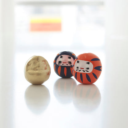 Orangefarbener Mini-Daruma ⋅ BEAMS JAPAN