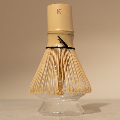 Support pour fouet à matcha chasen-naoshi en verre ⋅ KURA-GE