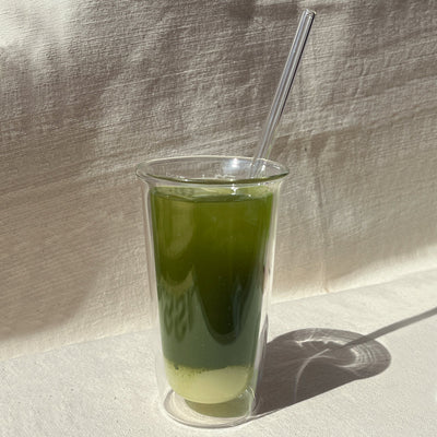 Matchanade mit gefrorener Yuzu