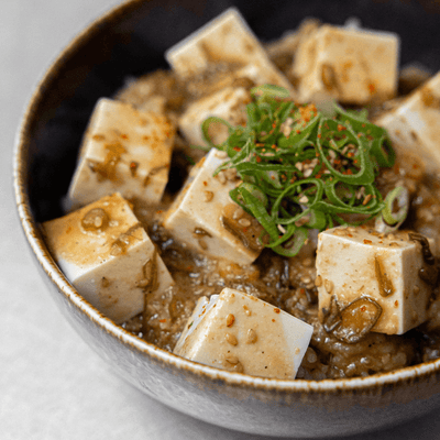 Donburi mit würzigem Tofu