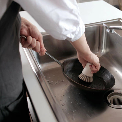 Kitchen brush ⋅ Marna