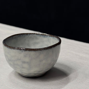 Bowl in speckled ceramic with coloured edging Ø 70mm ⋅ Touga