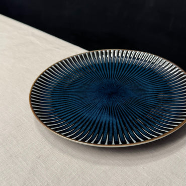 Midnight blue ribbed plate Ø 240mm ⋅ Sopha