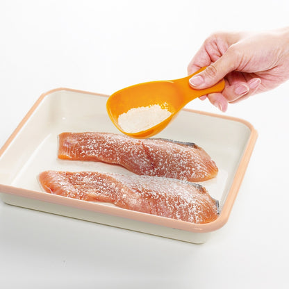 Orange sprinkling spoon ⋅ Marna