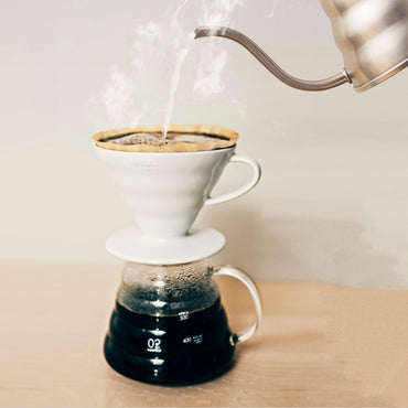 V60 coffee filter holder in white ceramic - small model ⋅ Hario