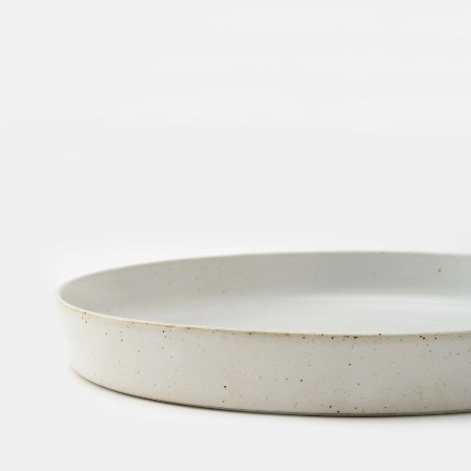 Hollow white curry plate by Ai Yoshida - Nakazen - iRASSHAi