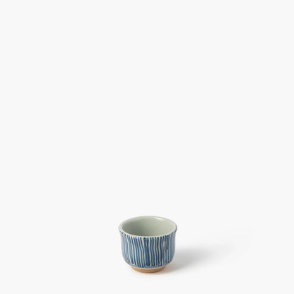 Vaso de sake azul con rayas blancas (5,3x3,9cm) ⋅ Touga