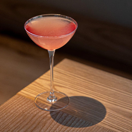 Cocktail di gin tonic con sakura - iRASSHAi