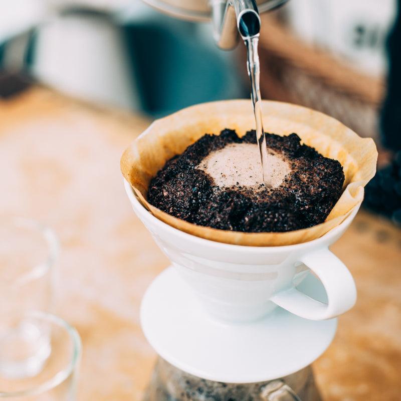 Portafiltro caffè V60 in ceramica bianca ⋅ modello piccolo ⋅ Hario